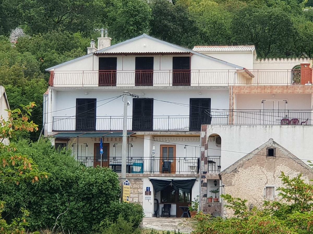 Apartments Mladenka Senj  Bagian luar foto